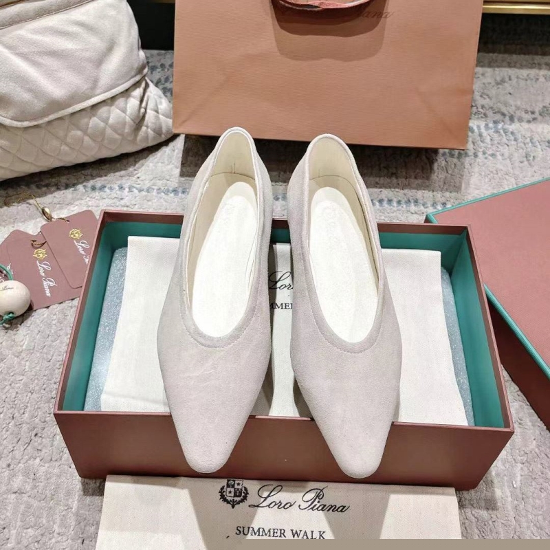 Other flat shoes